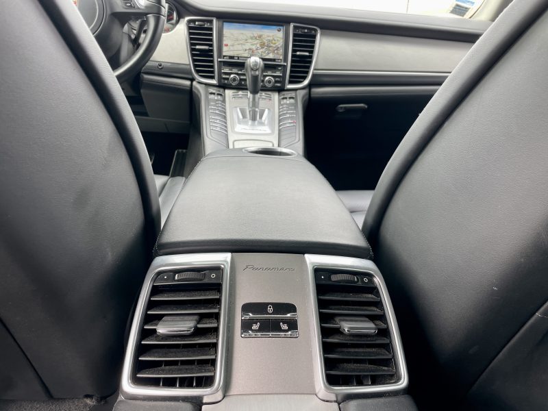 PORSCHE PANAMERA 2012