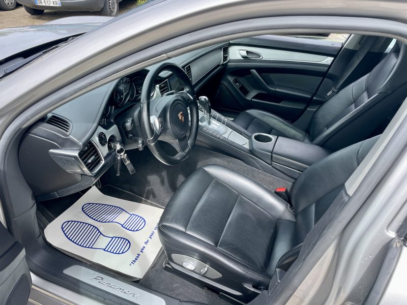 PORSCHE PANAMERA 2012
