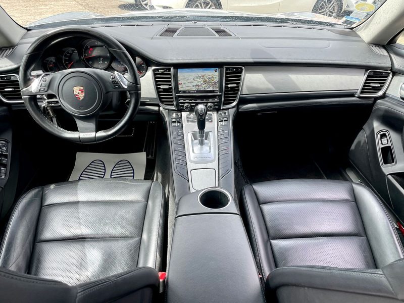 PORSCHE PANAMERA 2012