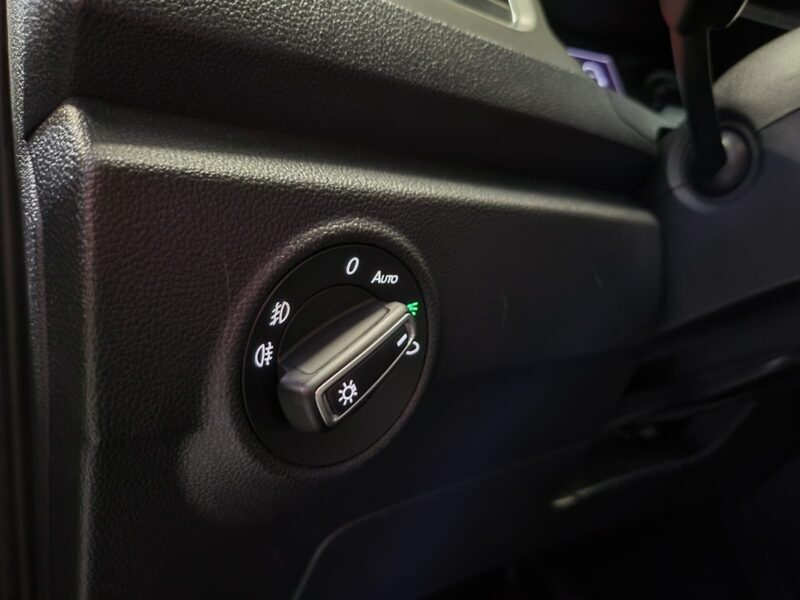 VOLKSWAGEN T-ROC 1.5 TSI 150CH DSG7 LOUNGE / PREMIERE MAIN + CAMERA + FULL LED + CARPLAY