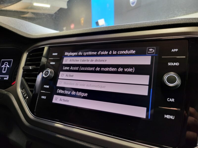 VOLKSWAGEN T-ROC 1.5 TSI 150CH DSG7 LOUNGE / PREMIERE MAIN + CAMERA + FULL LED + CARPLAY