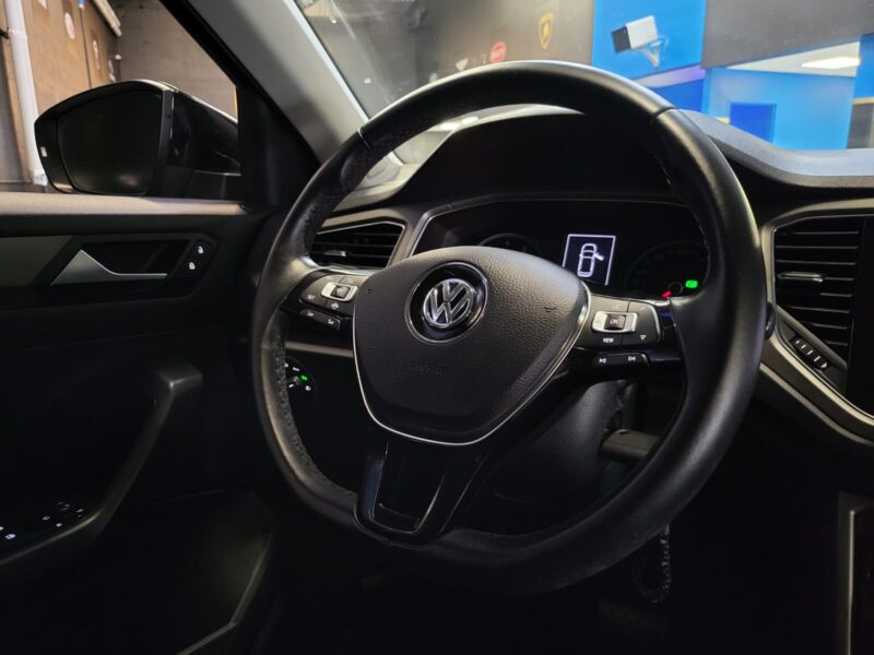 VOLKSWAGEN T-ROC 1.5 TSI 150CH DSG7 LOUNGE / PREMIERE MAIN + CAMERA + FULL LED + CARPLAY