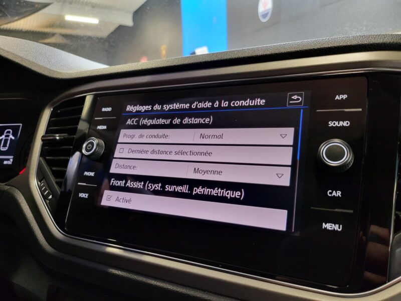 VOLKSWAGEN T-ROC 1.5 TSI 150CH DSG7 LOUNGE / PREMIERE MAIN + CAMERA + FULL LED + CARPLAY