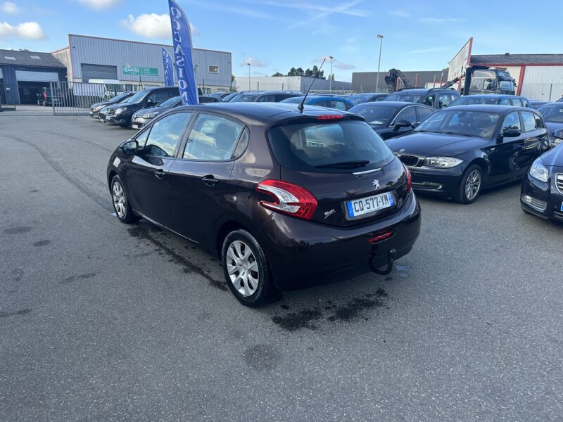 PEUGEOT 208 I 2013