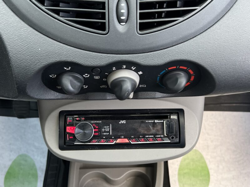 RENAULT TWINGO II 1.2 60 Cv PAIEMENT EN 4 FOIS POSSIBLE / KIT BLUETOOTH - Garantie1an