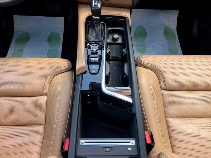 VOLVO XC90 II D5 2.0 225 Cv INSCRIPTION LUXE / 7 PLACES 4x4 1ERE MAIN 44 100 Kms - Garantie1an