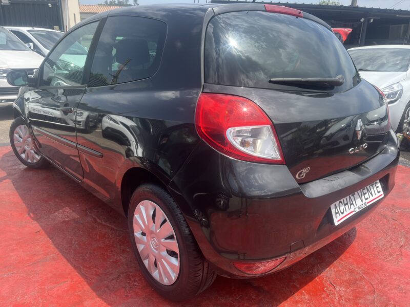 RENAULT CLIO III 2010
