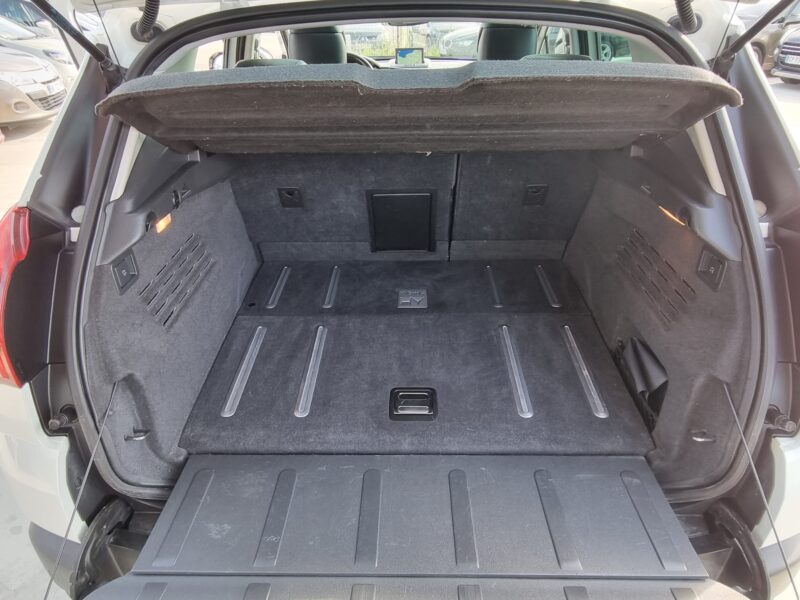 PEUGEOT 3008 2.0 HDi Hybrid4 200