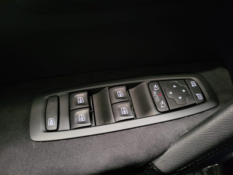 RENAULT KADJAR 1.3 TCe 140cv Black Edition 2500kms EDC7 // CAMERA DE RECUL/SIEGES CHAUFFANTS/SONO BO