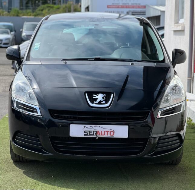PEUGEOT 5008 2011