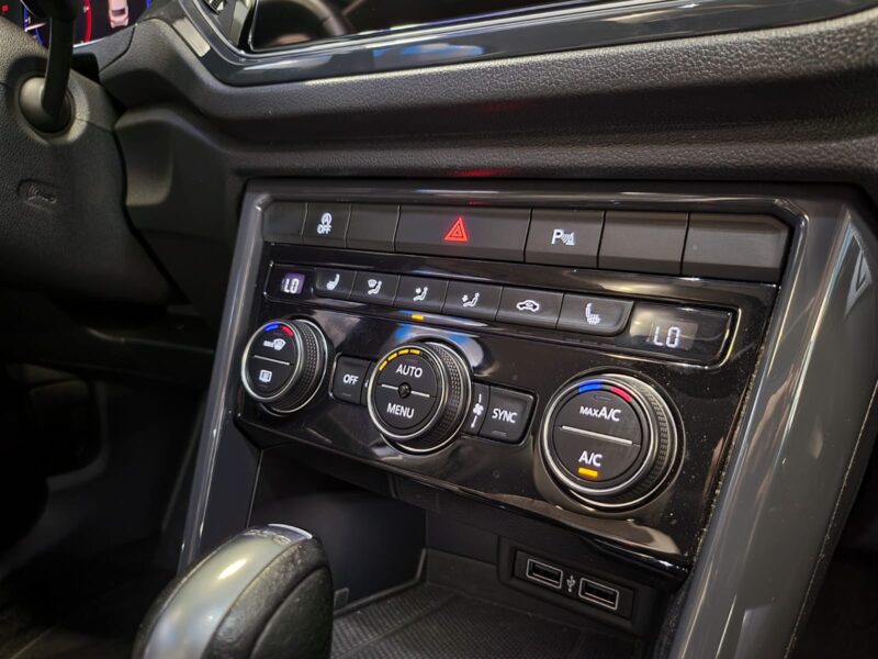 VOLKSWAGEN T-ROC 2.0 TDi 150cv 4-MOTION 4x4 CARAT EXCLUSIVE DSG7 TOIT OUVRANT / VIRTUAL COCKPIT / CA