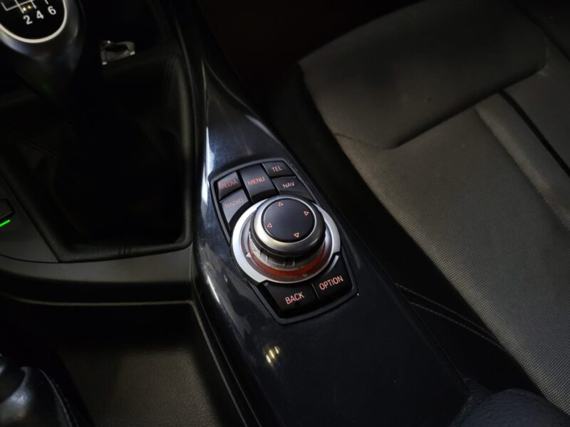 B.M.W. SERIE 1 118 d 143 cv XDRIVE URBAN LIFE / CARPLAY