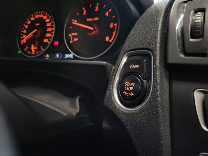 B.M.W. SERIE 1 118 d 143 cv XDRIVE URBAN LIFE / CARPLAY