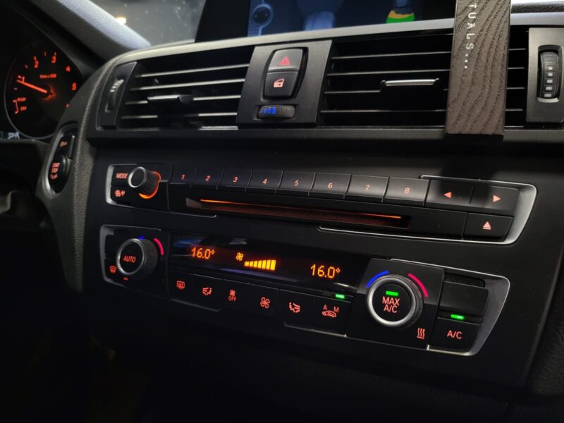 B.M.W. SERIE 1 118 d 143 cv XDRIVE URBAN LIFE / CARPLAY