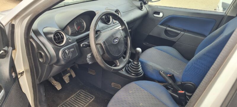 FORD FIESTA V 2004