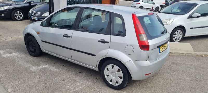 FORD FIESTA V 2004