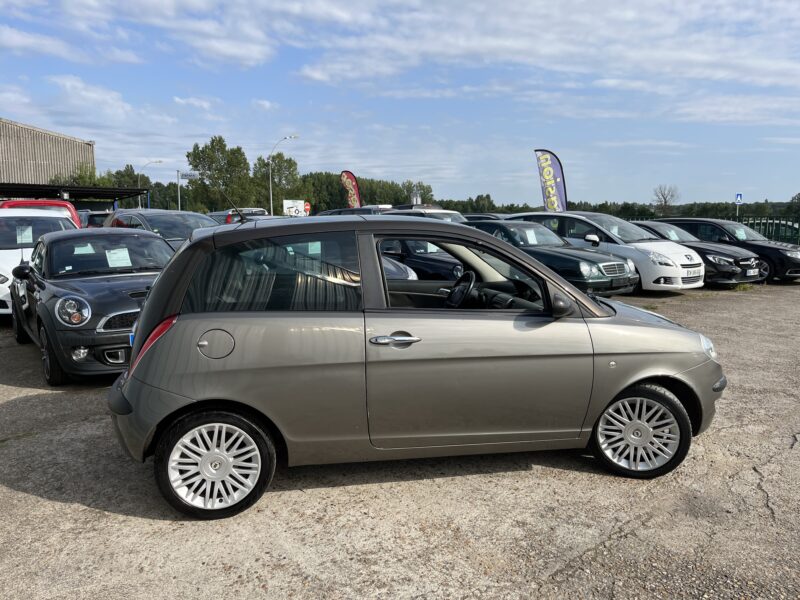 LANCIA YPSILON 2006