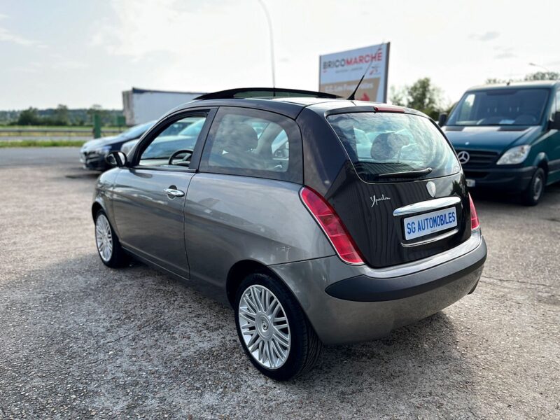 LANCIA YPSILON 2006