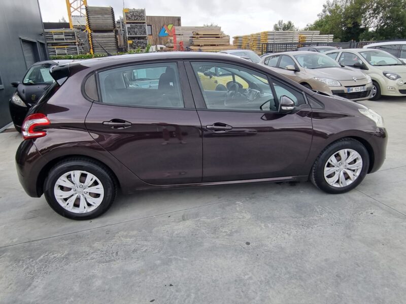 PEUGEOT 208 1.6 HDi 92 Active