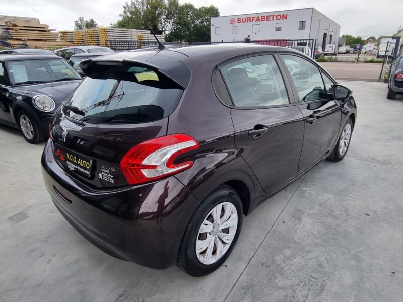 PEUGEOT 208 1.6 HDi 92 Active