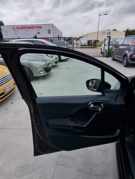 PEUGEOT 208 1.6 HDi 92 Active