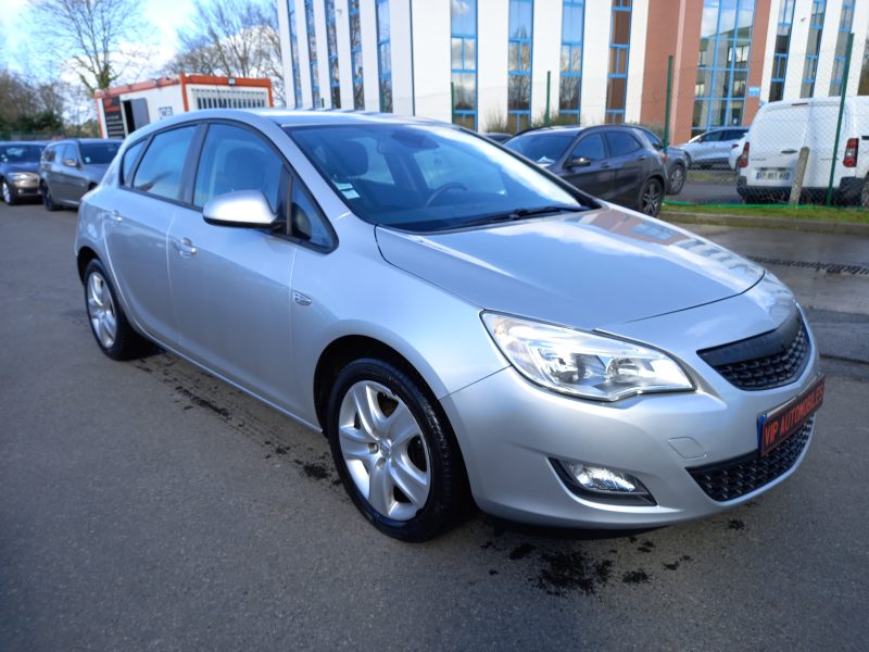 OPEL ASTRA J 2011
