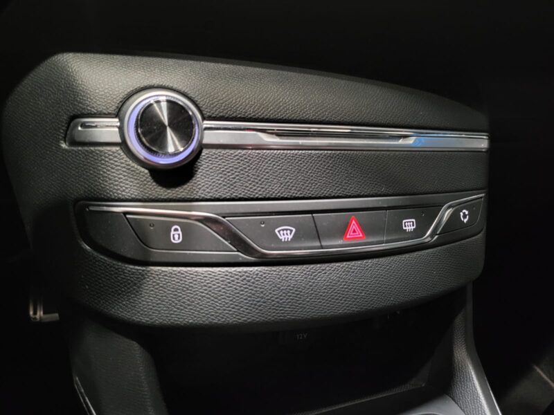 PEUGEOT 308 1.2 130cv GT LINE Black Edition , Caméra 360 , AppleCarplay 