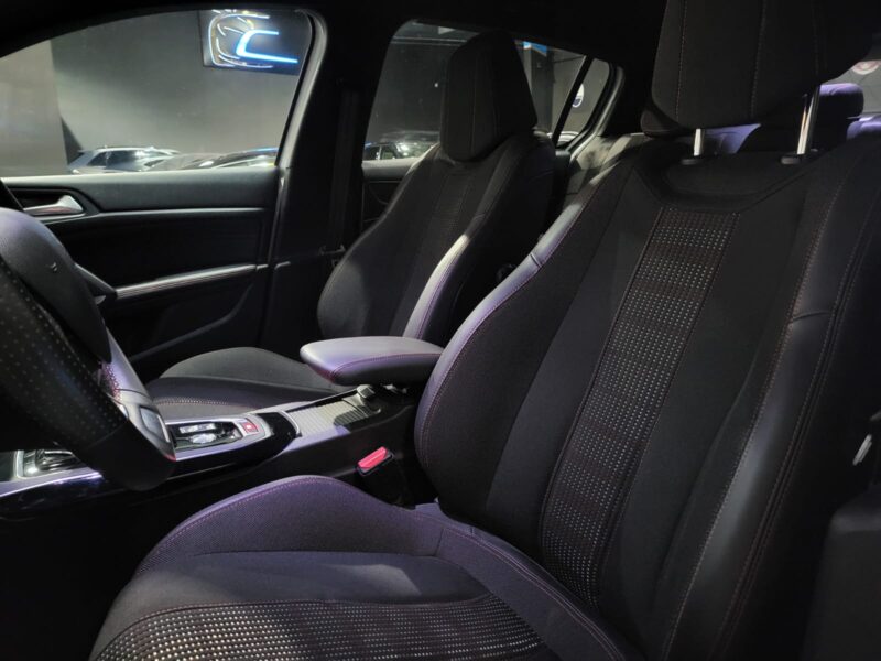 PEUGEOT 308 1.2 130cv GT LINE Black Edition , Caméra 360 , AppleCarplay 