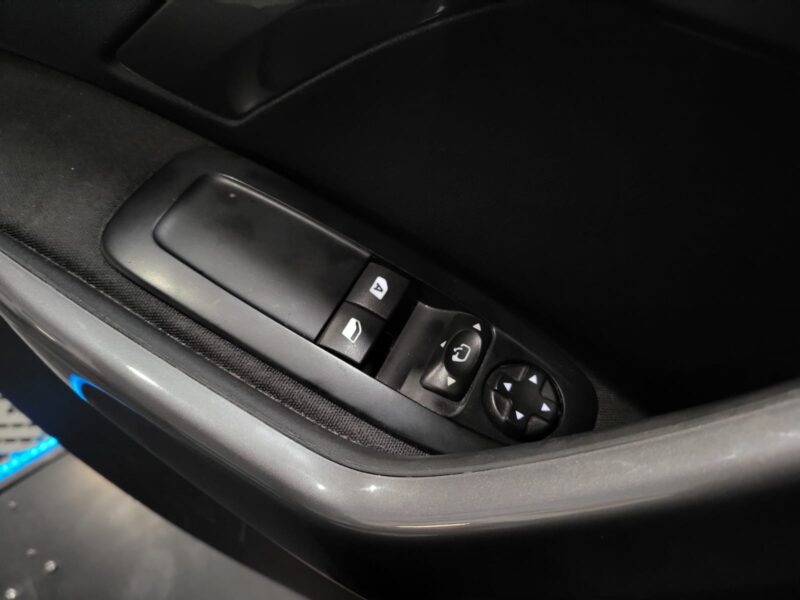 PEUGEOT 2008 1.6 BlueHDi 100cv Active Business ETG // APPLE CARPLAY/MIRROR LINK/GPS