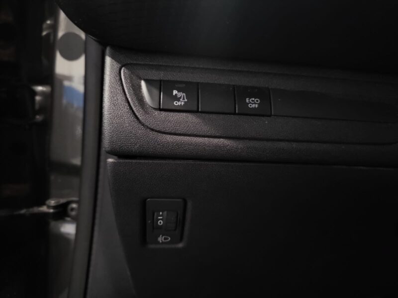 PEUGEOT 2008 1.6 BlueHDi 100cv Active Business ETG // APPLE CARPLAY/MIRROR LINK/GPS