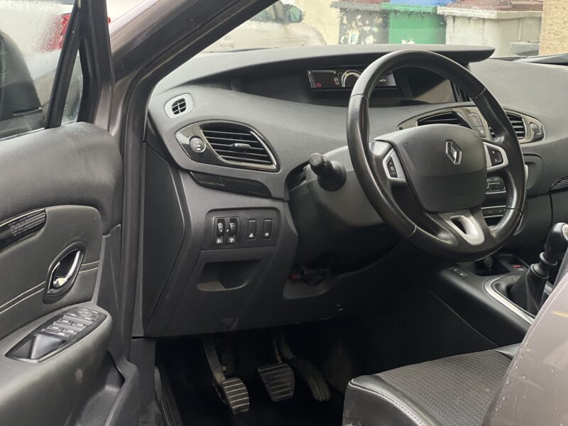 RENAULT SCÉNIC III 2013