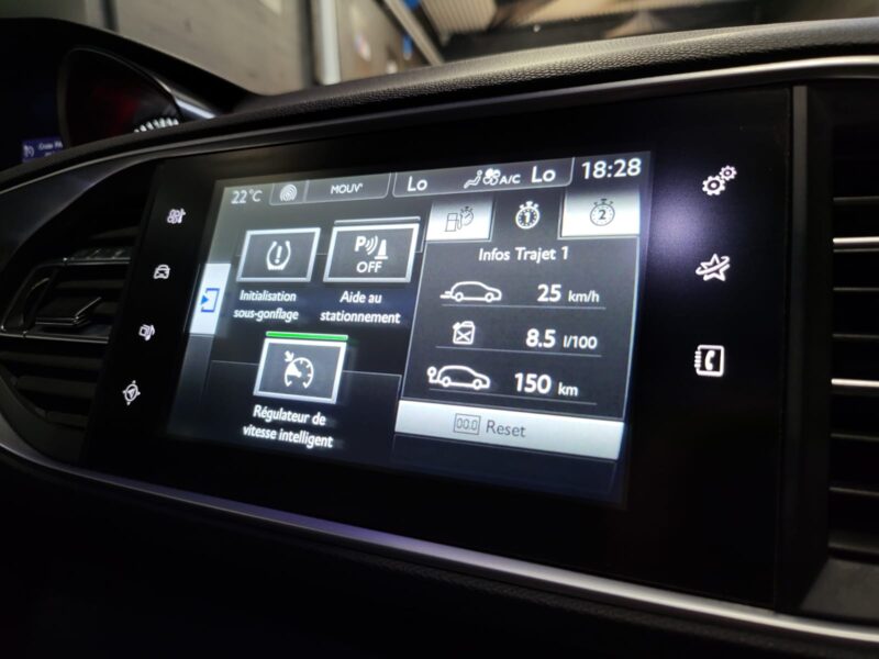 PEUGEOT 308 II 1.2 Puretech 130cv FELINE /TOIT PANO+CAMERA+GPS/