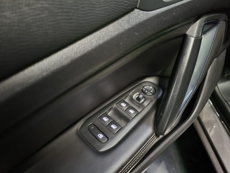 PEUGEOT 308 II 1.2 Puretech 130cv FELINE /TOIT PANO+CAMERA+GPS/