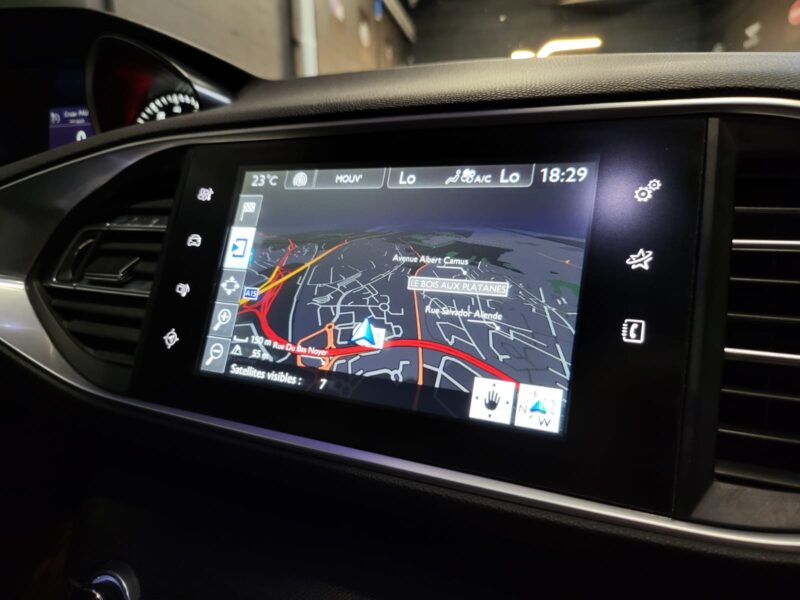 PEUGEOT 308 II 1.2 Puretech 130cv FELINE /TOIT PANO+CAMERA+GPS/