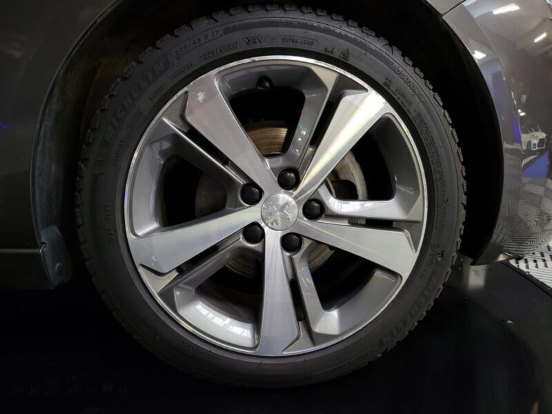 PEUGEOT 308 II 1.2 Puretech 130cv FELINE /TOIT PANO+CAMERA+GPS/