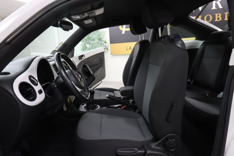 VOLKSWAGEN BEETLE 2013