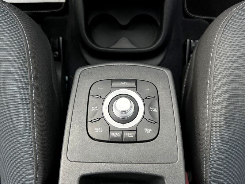 RENAULT SCENIC 3 III 1.6 110 CV BIO ETHANOL E85 / 1ERE MAIN ENTRETIEN COMPLET RENAULT - Garantie1an