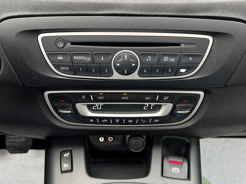 RENAULT SCENIC 3 III 1.6 110 CV BIO ETHANOL E85 / 1ERE MAIN ENTRETIEN COMPLET RENAULT - Garantie1an