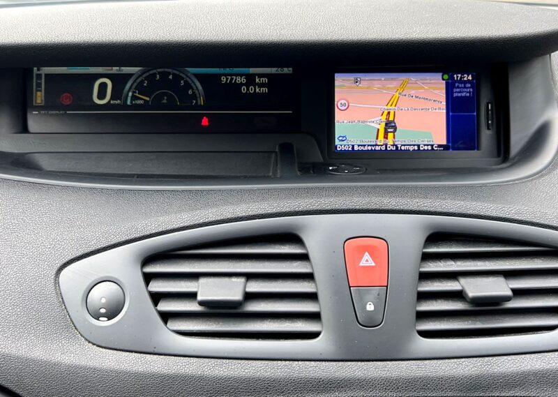 RENAULT SCENIC 3 III 1.6 110 CV BIO ETHANOL E85 / 1ERE MAIN ENTRETIEN COMPLET RENAULT - Garantie1an