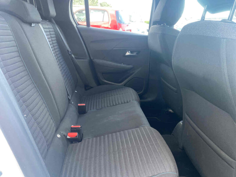 PEUGEOT 208 1.2 PureTech 100 STYLE 2021