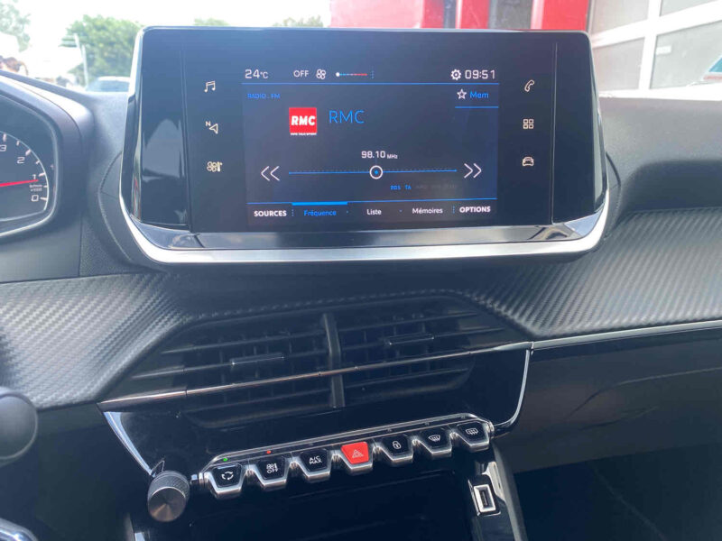 PEUGEOT 208 1.2 PureTech 100 STYLE 2021