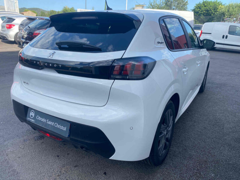 PEUGEOT 208 1.2 PureTech 100 STYLE 2021