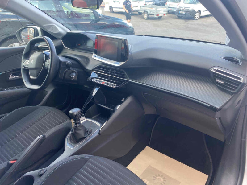 PEUGEOT 208 1.2 PureTech 100 STYLE 2021