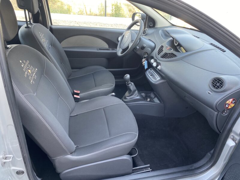 RENAULT TWINGO II 2011
