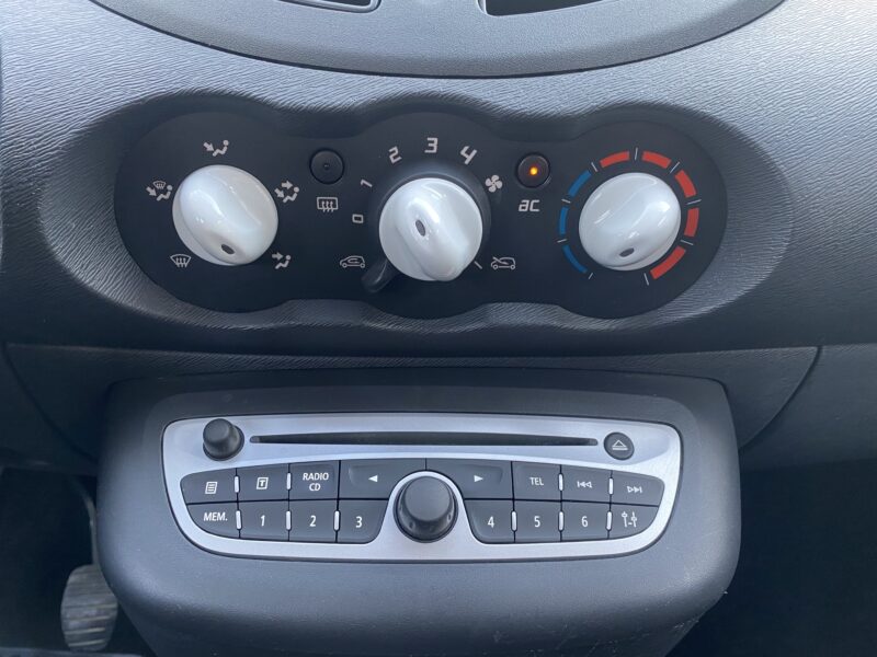 RENAULT TWINGO II 2011