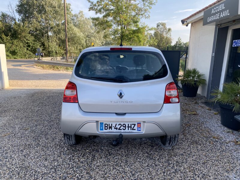 RENAULT TWINGO II 2011