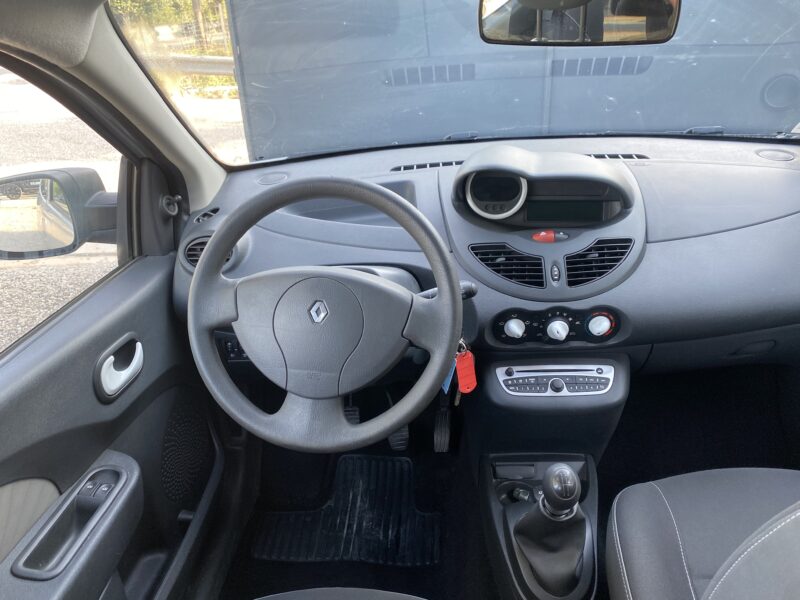 RENAULT TWINGO II 2011