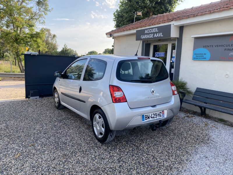 RENAULT TWINGO II 2011