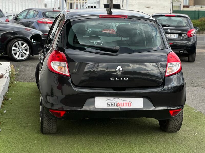 RENAULT CLIO III 2010