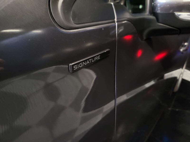 PEUGEOT 208 I 1.2 PureTech 82cv SIGNATURE /GPS+REGULATEUR+AIDE AU PARKING+CARPLAY/ 2018